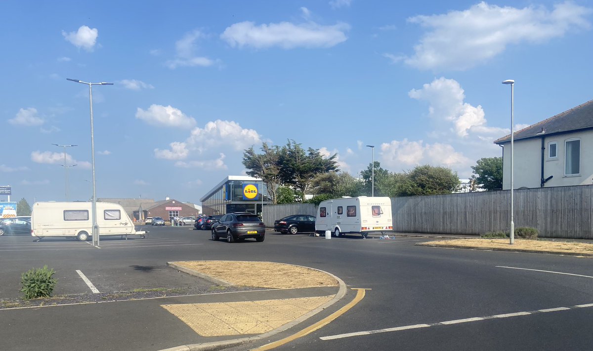 misshayleykay's tweet image. Did not expect this when I went to do my big shop earlier.. guess some people really love @LidlGB #hellocampers 😳