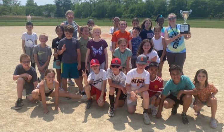 A little late, but congratulations to Ms. Hentsch's and Mrs. Horvath's classes for winning the MIS kickball tournament!