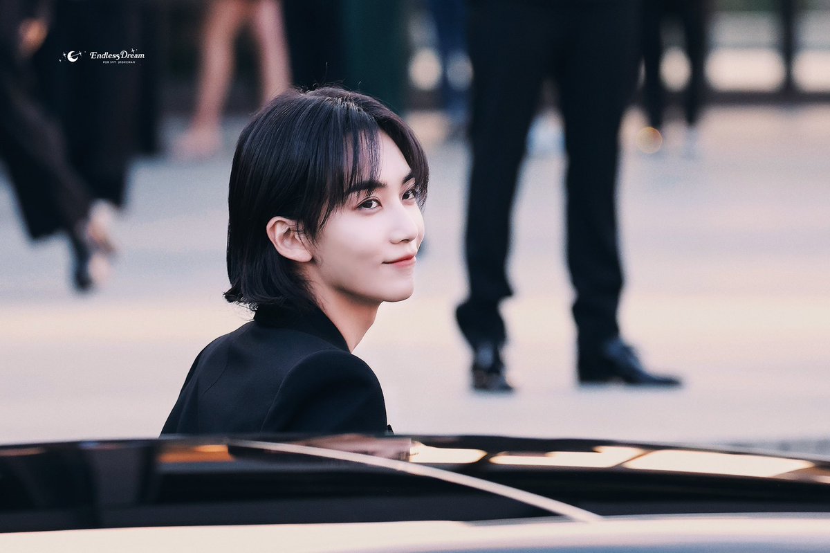 EndlessDream95's tweet photo. 230612 YSL Berlin HD

#정한 #윤정한 #JEONGHAN
#ジョンハン 
#세븐틴  #seventeen https://t.co/3ILR6OPDa6