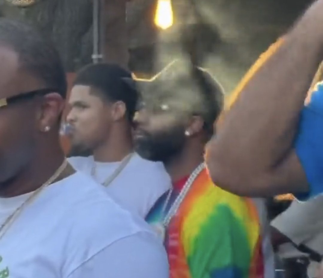 Chewy9991's tweet image. Shakur with the Shannon Briggs Klitschko vibes. "Wherever you go i go, lets go champ"