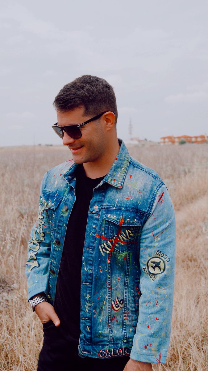 Ayer por fin llegó el 40 de mayo y ya pudimos quitarnos el sayo 😎☀️

PD: En breve anunciaré una nueva fecha. Dime en comentarios dónde te gustaría verme actuar 🙏🏻🎹