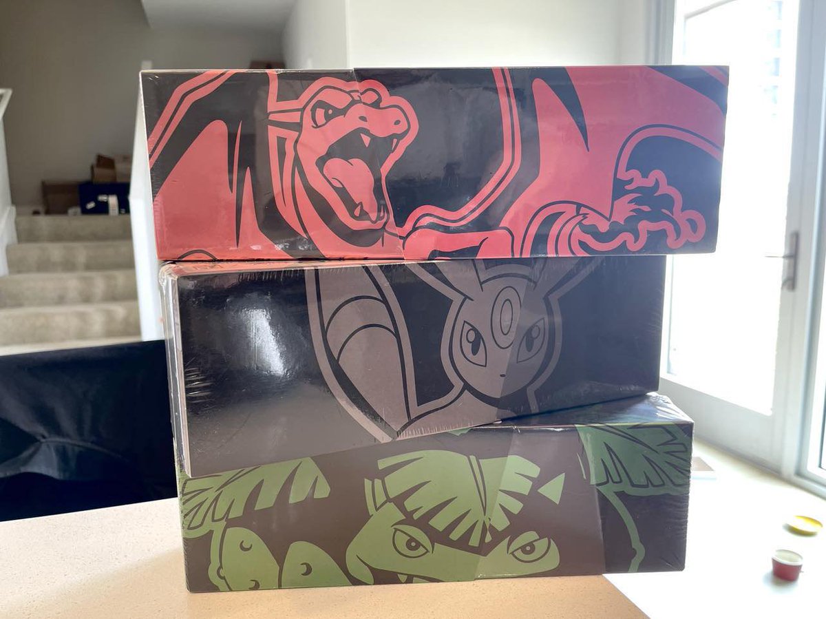 pdc_adrian's tweet image. WE ARE BACK 🧇

Chinese 25th Anniversary Celebrations. I LOVE the design of these reinforced boxes 😍

3 winners. Winners pick their prize draft style:
🏆 Charizard
🏆 Blastoise
🏆 Venusaur

🎁 4 giveaway spots
 just RT and follow @TeamPDCMarket ✨ 

Runs on Wednesday, 6/14.