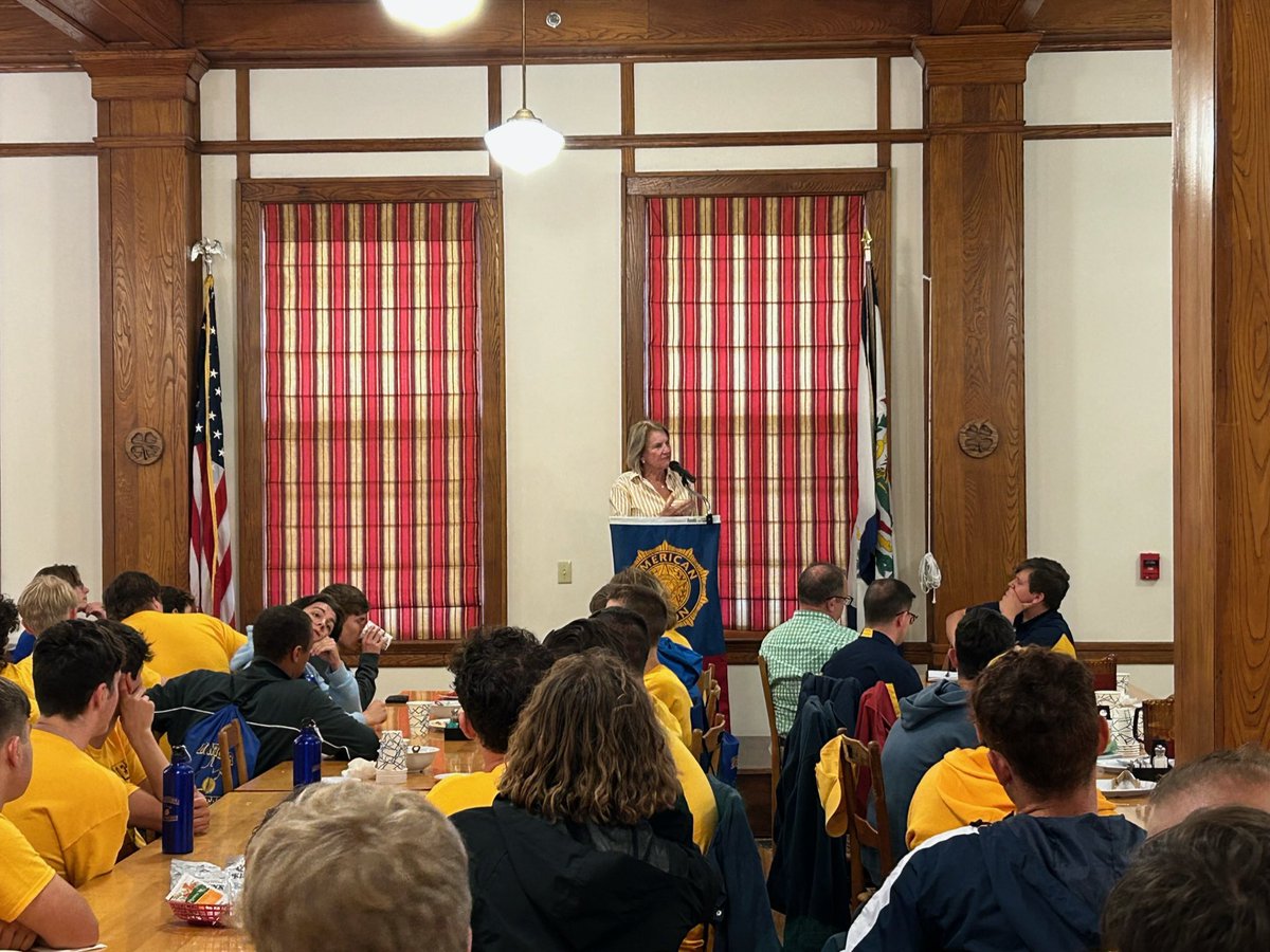 SenCapito's tweet photo. What a fantastic group of leaders at @wvboysstate!
 
There is no denying that there is a special momentum building in West Virginia right now.
 
It’s a momentum that I encourage you to become a part of, cultivate, and contribute to. https://t.co/iQSBgIQQJl
