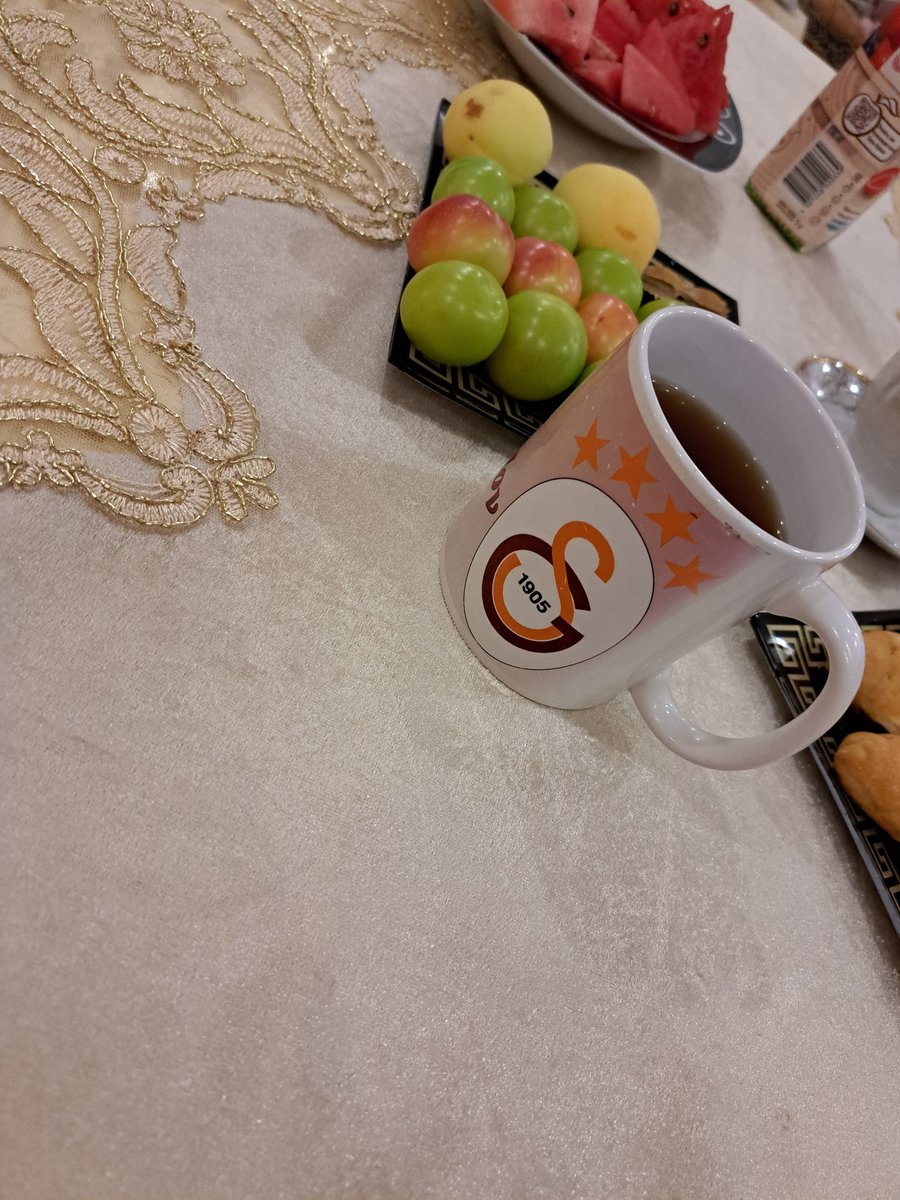 tariyel01's tweet photo. @GalatasaraySK #Galatasaray #1905GS 💛❤ https://t.co/A5VHFqVTFE