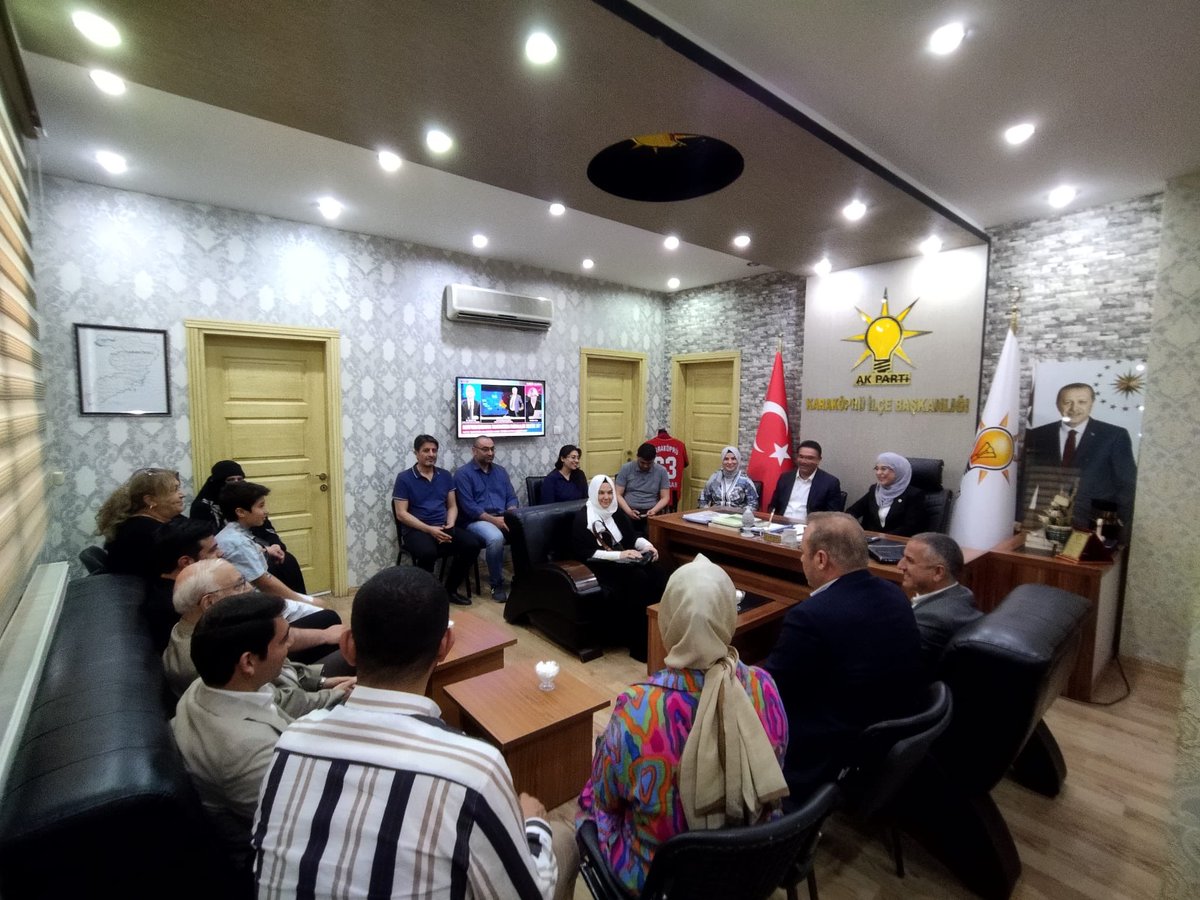 Ak Parti Karaköprü İlçe başkanlığımızda İlçe, Kadın ve Gençlik kollarımızla bir araya geldik… <a href="/Karakopruak/">AK PARTİ KARAKÖPRÜ</a> @akparti <a href="/Akparti/">AK Parti</a>_Urfa
