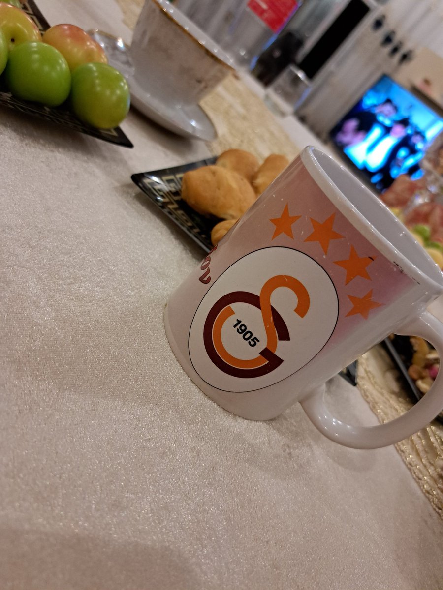 tariyel01's tweet photo. @GalatasaraySK #Galatasaray #1905GS 💛❤ https://t.co/A5VHFqVTFE