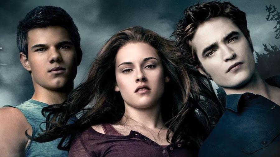 hiddlescult's tweet photo. thread de react dos filmes da Saga Crepúsculo no cinema

segue o fio e abaixe o som https://t.co/y0JwOezgIn