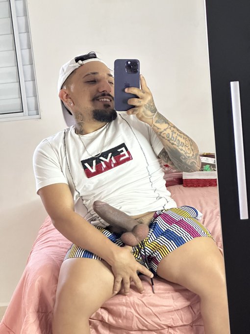 Watch Pistolinha's leaked NSFW photo on TwXstars