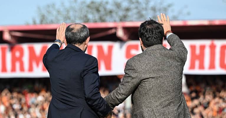 Şansal Büyüka: 'Türkiye'de Başkanlar, iki numaranın güçlü olmasını istemezler. Dursun Özbek, çok güçlü bir figür, Erden Timur'u oraya koydu ve sonucunu aldı. Dursun Başkan bunu hiç kompleks meselesi yapmadı. Bu büyük bir yöneticilik tarzı.'