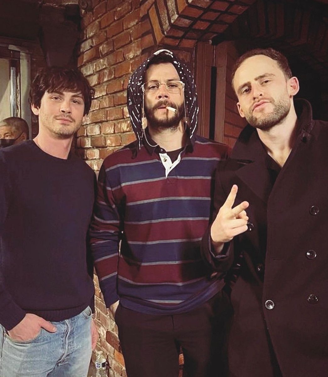 dailyobrienbr's tweet photo. PRESENTE DE DIA DOS NAMORADOS! 🌹

Dylan com Logan Lerman e Tommy Alter recentemente.

talter | IG https://t.co/nQ7SWvTu8G