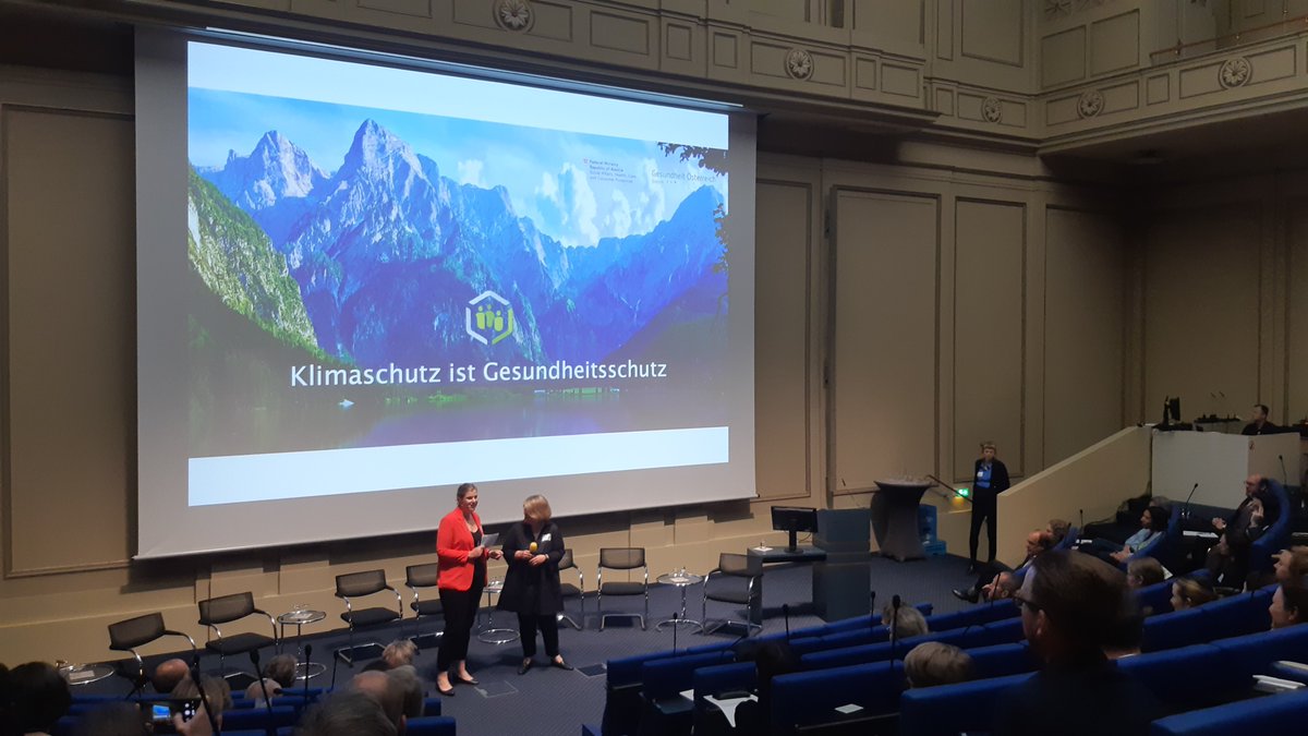 _DanielWilleke's tweet photo. @maike_voss, @RLichtenecker, Matthias Albrecht, Dr. Eckart von Hirschhausen, Dr. Friederike von Gierke, @AnneHbner2, @A_Dickhoff, @BuhnStefanie, Sonja Schmalen, @tinarudolphspd, @nathalienidens,  Marai El Fassi

#klimaschutz #klimawandel #klimafolgenanpassung #klimaschutzmanager https://t.co/ZwZvX8PQK0