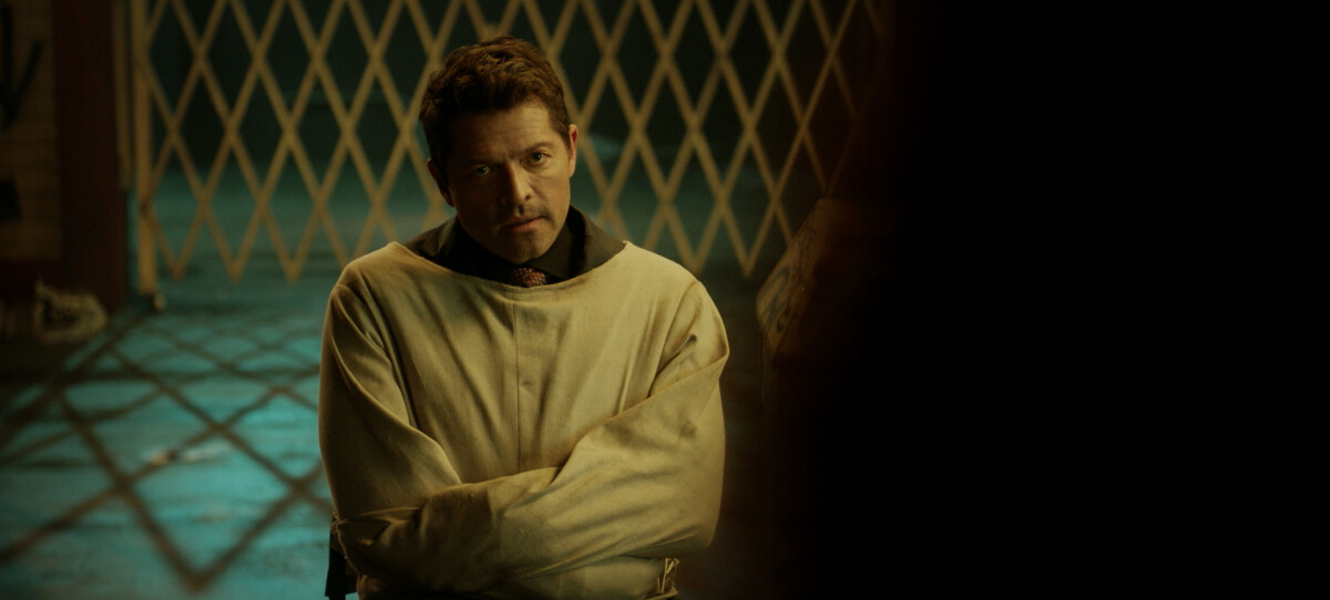 Some late #CWGothamKnights stills from "Daddy Issues" are here, including <a href="/mishacollins/">Misha Collins</a> in a straitjacket. You're welcome. Gallery: gothamsite.net/gotham-knights…