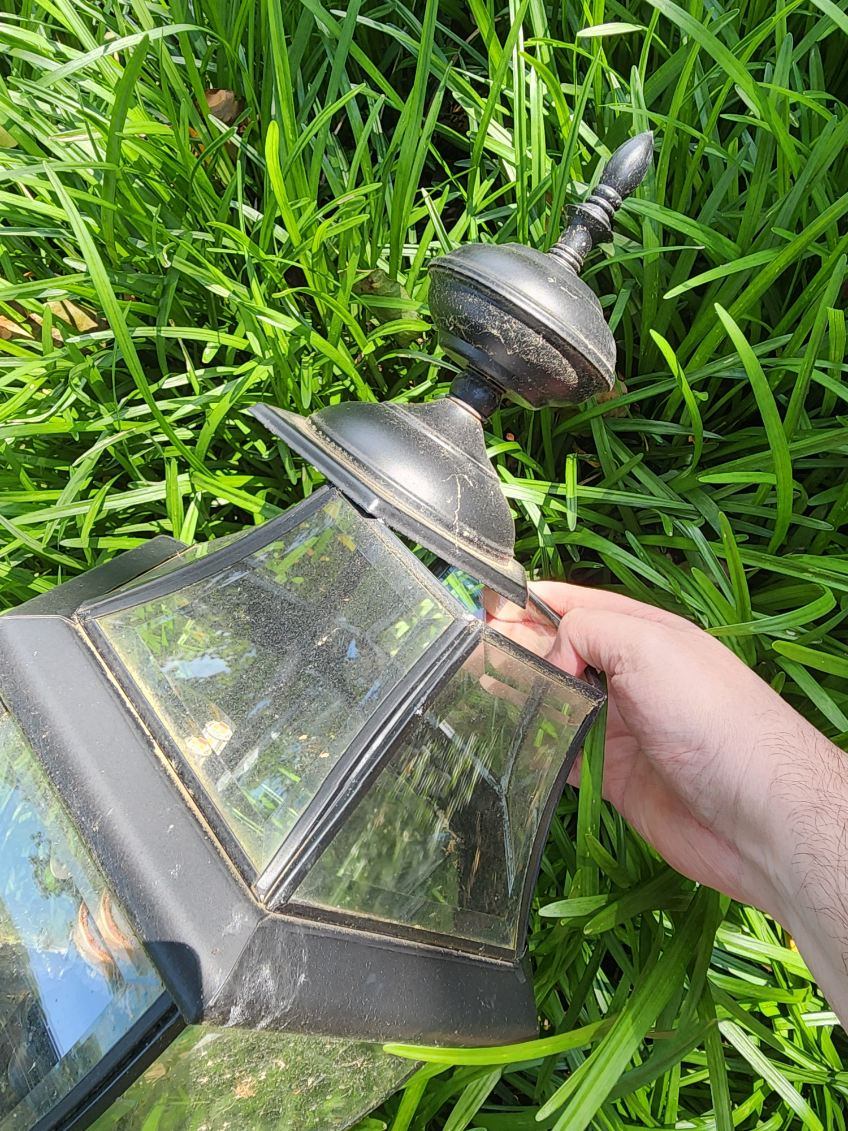 JudgmentalF's tweet photo. @MattressFirm your delivery team knocked down my light post two weeks ago and I have not heard back from anyone. I filed a report with the area manager. This needs to be fixed ASPA since not having it up is an HOA violation. Or you can have your mattress back. https://t.co/uK2C98VOnz