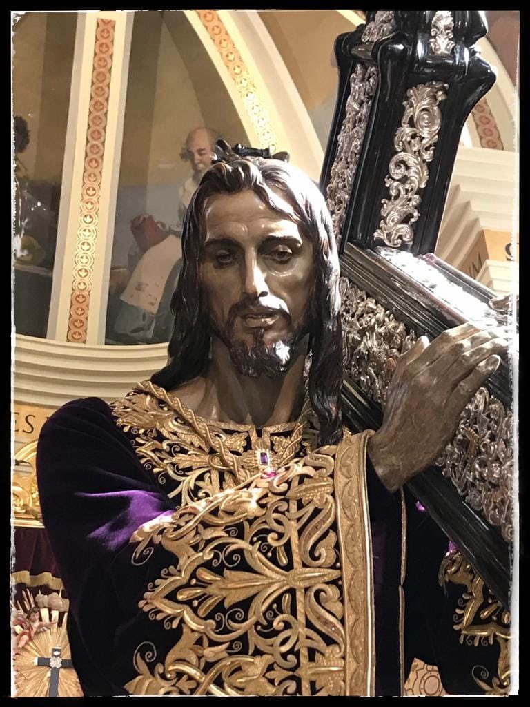 RFaura's tweet photo. Hay una cosa que no va a cambiar del 19 al 20… y es que esa diestra seguirá marcando el pulso del mundo 💜 https://t.co/M4V95OP74R