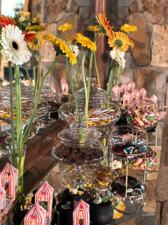 SanCasona's tweet photo. ¡Hola a todos los amantes de los dulces y los postres exquisitos! 🍰🍨

Hoy quiero presentarles los extraordinarios buffet de postres de La Casona San José. 

#yomecasoencasonasanjose #casonasanjose #novios #novias #postres #buffetdepostres #dulces https://t.co/Gs2cMToW6p