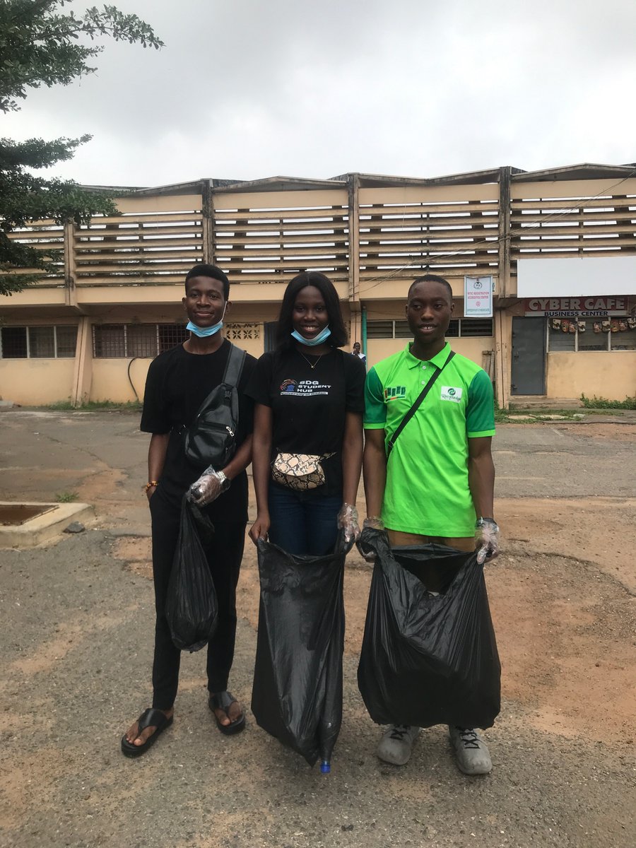 HubUnibadan's tweet photo. We recently Collaborated with The Aid amongst other organizations to clean Up our University Environment of Plastic bottles in Commemoration of World Environment Day 2023🥳🥳🥳

#sdgstudenthubui #endplasticwaste #endplasticpollution #wed2023 https://t.co/qt0GJp4haj