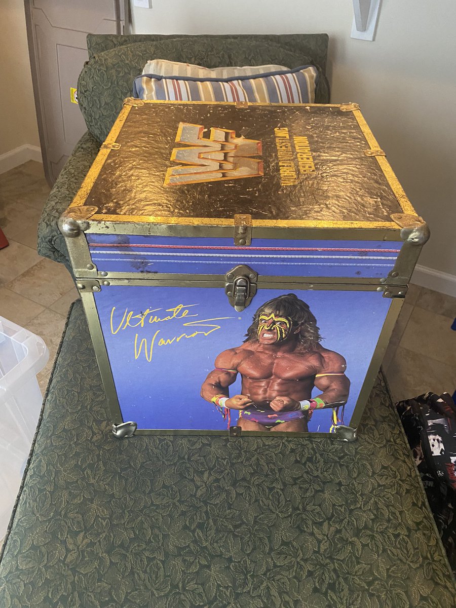 RefLarryPeace's tweet photo. Picked up this VTG 1991 WWF cube toy chest today for my personal collection. Thank you to Eddie Smith at Fragments of The Past
#WWF #ToyChest #wrestling #WWERaw https://t.co/CzyJdS8xL2