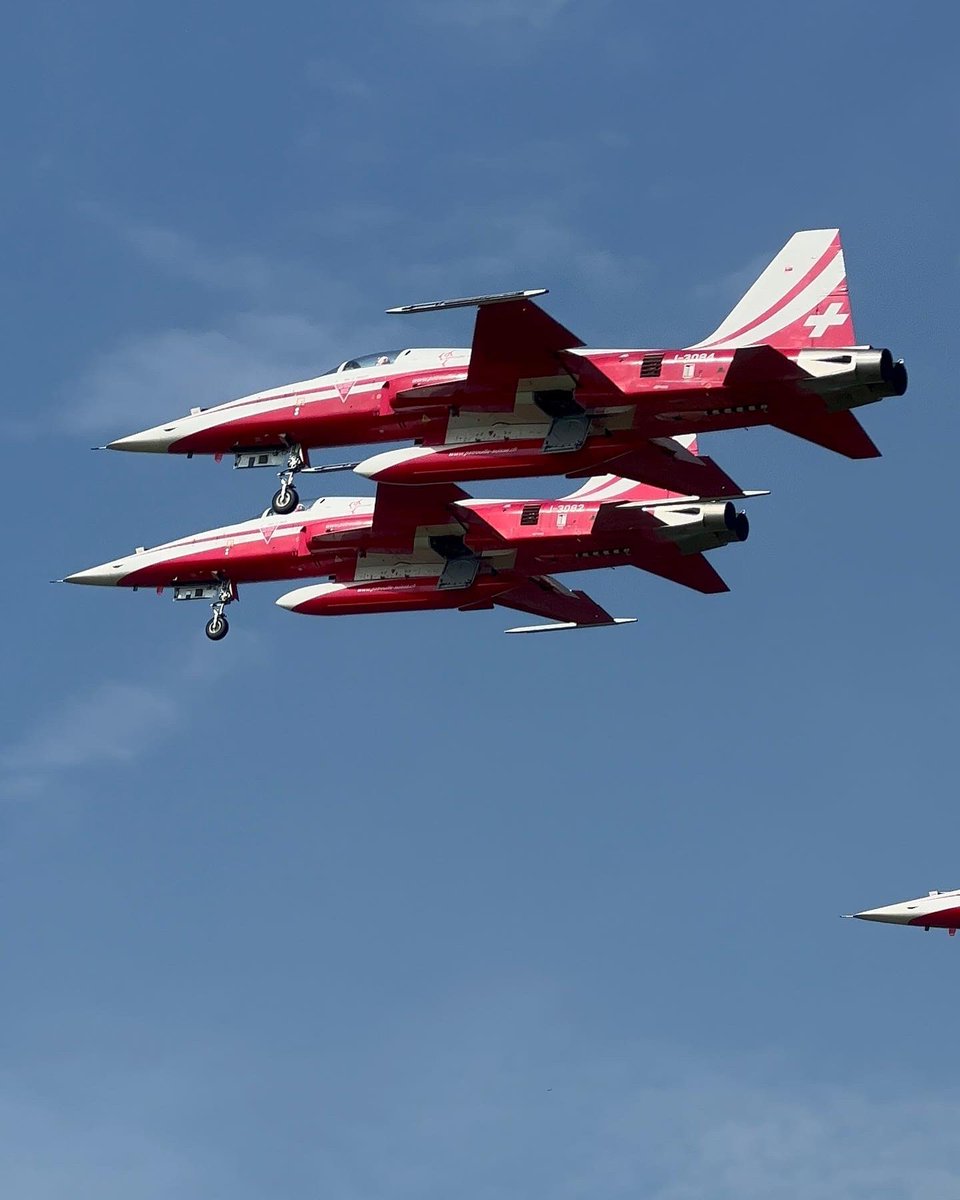 MattyV1515's tweet photo. The Patrouille Suisse the aerobatic team of the Swiss Air Force left the U.K. earlier today following their visit to take part in the @cosfordairshow @patrsuisse #planes #plane #planespotting #aircraft https://t.co/ZQD7Np3bTm