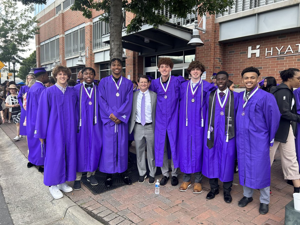 AKbasketball's tweet photo. So proud of this group!! You will be missed!! #AKBasketball #TCC #KnightForLife @Coleperodeau13 @MillikenRj @trentengerald @MikeCraft10 @brockrose27 @brockmccoy_ #YusufYoung @JalenToye @AKSportsInfo https://t.co/13OR04xIou