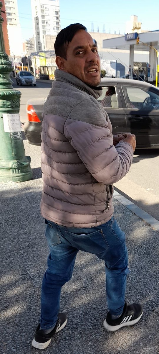 ⚠️DIFUNDIR⚠️
Gente de SANTA ROSA tengan cuidado con este tipo. hoy nos grabó a mi hijo y mi familia, Enviaba nuestros videos a otra persona (no se con que fin) y cuando lo descubrimos me agredio físicamente y se fue.