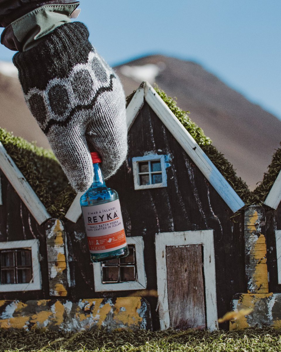 In Iceland, we like to help everyone prepare for the solstice, even our smallest communities.

 (IG): fabsinthe