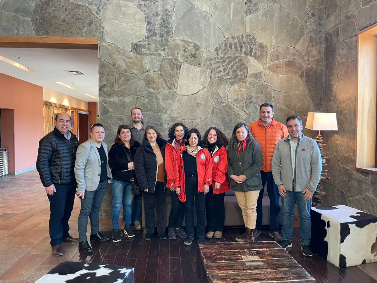 Multigremial Nacional de Emprendedores (@multigremialn) on Twitter photo El presidente de la Multigremial Nacional <a href="/juanpabloswett/">Juan Pablo Swett</a> sostuvo un encuentro con gremios de #Aysen y #Coyhaique
Emprendedores agrícolas, ganaderos y pequeños comercios asistieron a la reunión para hablar sobre aspectos relevantes de la #ReformaTributaria El presidente de la Multigremial Nacional <a href="/juanpabloswett/">Juan Pablo Swett</a> sostuvo un encuentro con gremios de #Aysen y #Coyhaique
Emprendedores agrícolas, ganaderos y pequeños comercios asistieron a la reunión para hablar sobre aspectos relevantes de la #ReformaTributaria