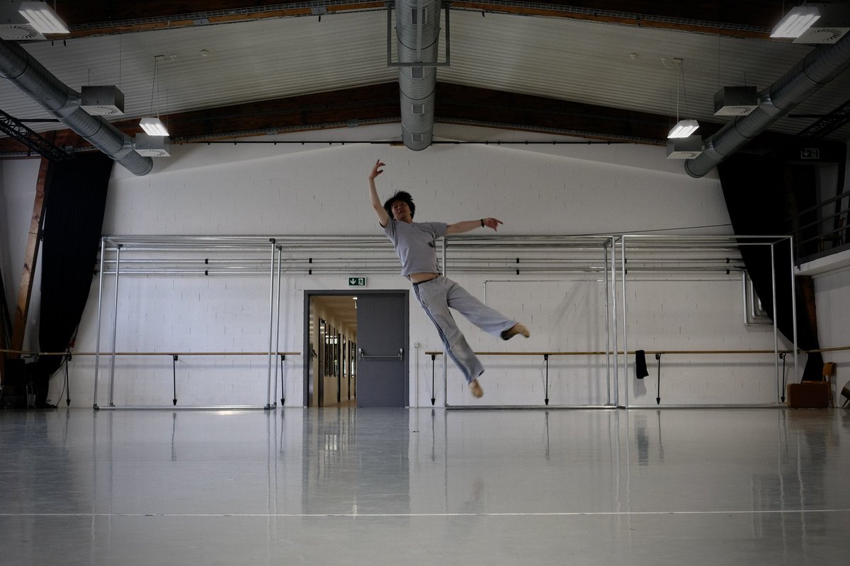 maybeisao's tweet image. 踊りたいな〜って
思っているはず
どこかで…。
でも
目の前にやる事が多くて
そこへフォーカス出来ない。
いいんだ
今は
それで
きっと
それで
いいんだ
よ。