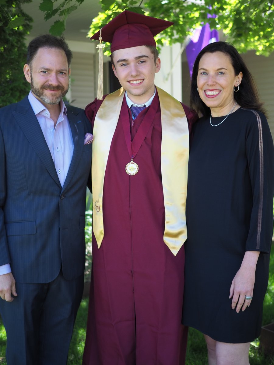 DriveTime @Wccoradio today:
3p: Graduation reflections
4p: Comedian <a href="/wendymay/">wendymay</a> 
4:35p: Gina from <a href="/JCarverSpirits/">J. Carver Distillery</a> 
5:35p <a href="/Dave_Schwartz/">Dave Schwartz</a> 
plus MPS bankrupt, covid money grift, banning weed on campus