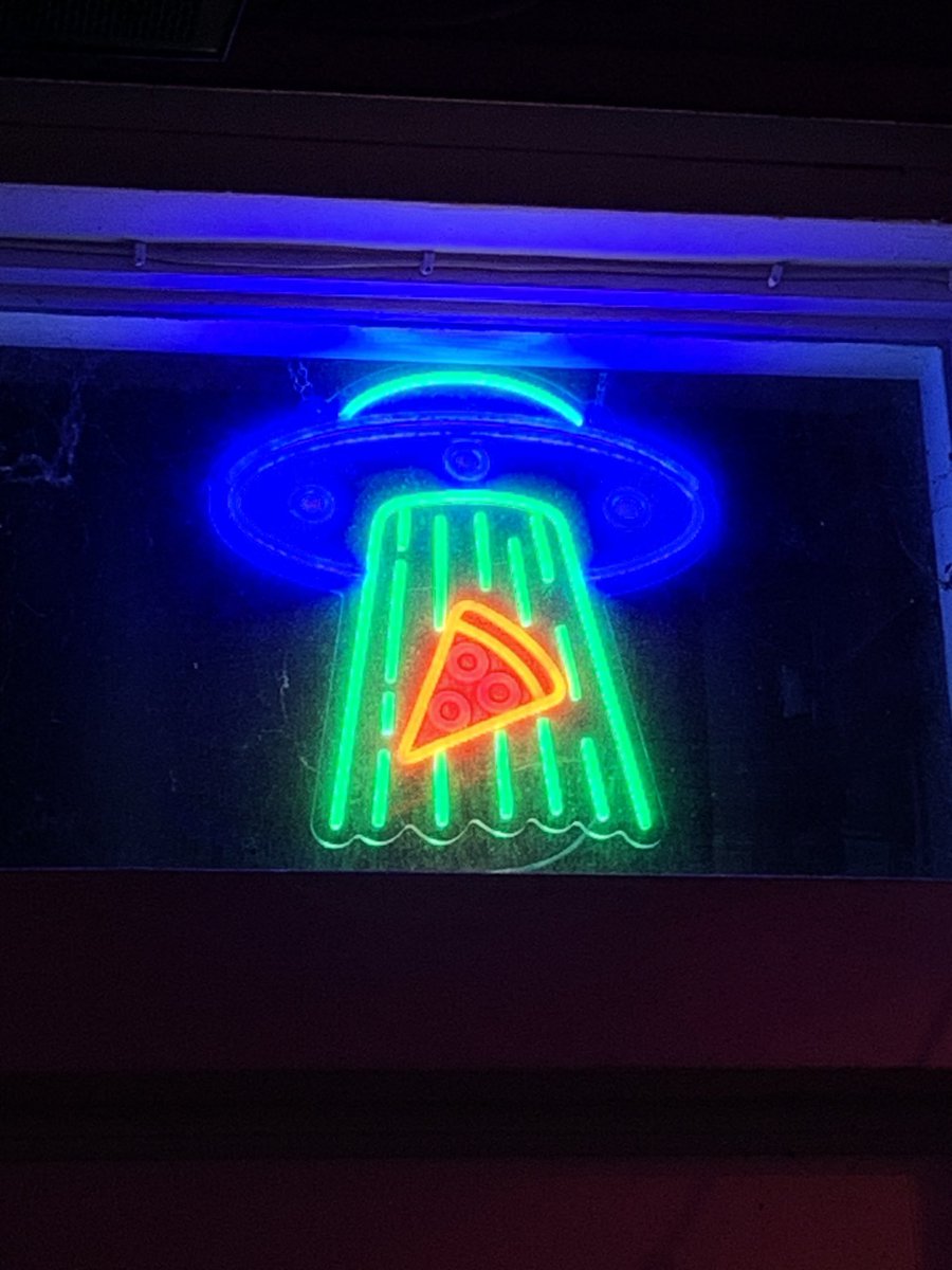 qfrequencyy tweet picture