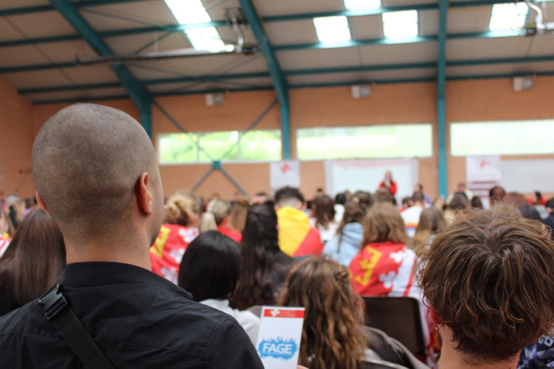 #Réseau <a href="/La_FAGE/">FAGE</a> | Ce WE se déroulaient les XXèmes UE de la <a href="/La_FNESI/">FNESI</a> !

Cet évént’ riche, émancipateur et emblématique du réseau infirmier fut une fois de + une occasion pour près de 300 pers’ de se retrouver et de faire avancer, ensemble, la  formation et le métier !