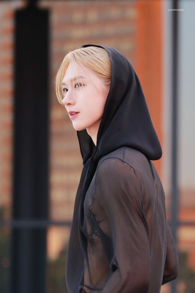 he is not real…  #TENLEEatYSLBerlin 

cr: watermark