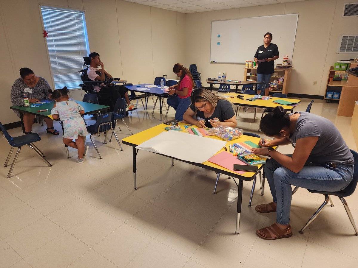 Melymel0421's tweet photo. Self-awareness Monday.
@Hinojosa_AISD @Keeble_AISD  families created their children a flipbook to help them with self-awareness.
@Aldine_FACE  @teachwynn https://t.co/mrho5z4xjI