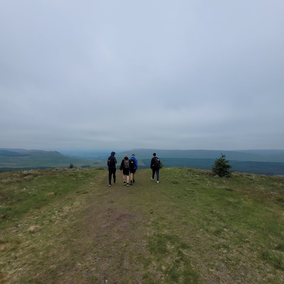 stmungoshs's tweet photo. The New Outdoor Ed Group got out for a walk to get to know each other last week. They persevered up the small but steep Meikle Bin hill. Rewarded with nice views of the reservoir below. #teambuilding #newsgroup #outdoors #walking https://t.co/wzIUQrgbb8