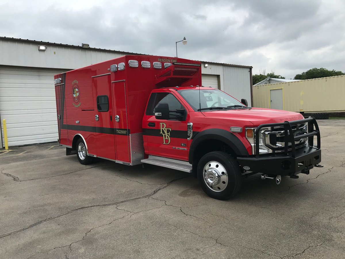 SiddonsMartin's tweet image. Randy Overton, EMS sales rep for the North Texas area, delivered Rendon FD's new Braun Chief XL ambulance this morning! Thank you Rendon FD for choosing Braun Ambulances and Siddons-Martin Emergency Group!