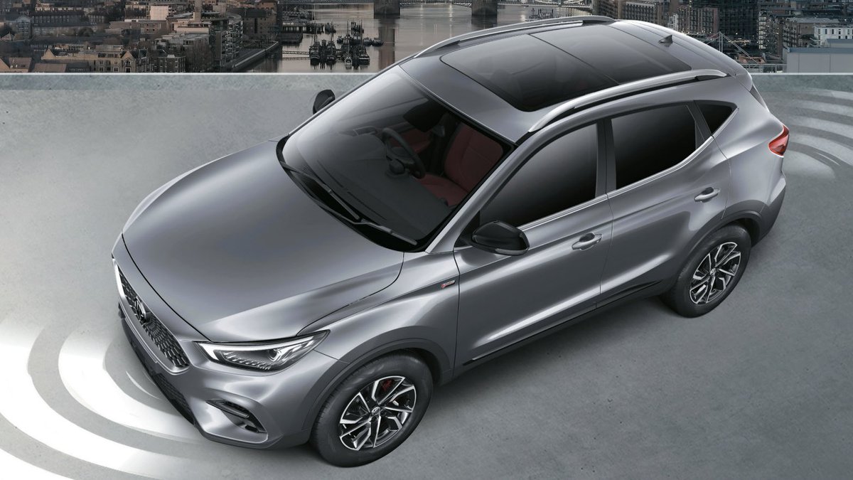 Satwik680's tweet image. MG Astor is now available in two new colors - Havana Grey &amp;amp; Dual Tone White and Black.

👉 No mechanical changes
👉 No feature upgrades
👉 Spiced Orange shade discontinued
👉 Price starts at INR 10.82 lakh (ex-showroom)

#MGAstor #Astor @MGMotorIn #TechItForward