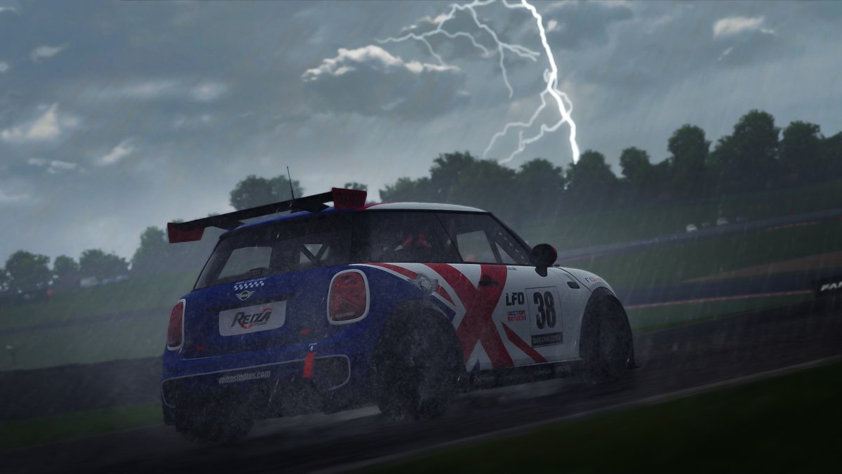 The UK right now...

#thunderstorms #simracing #automobilista2