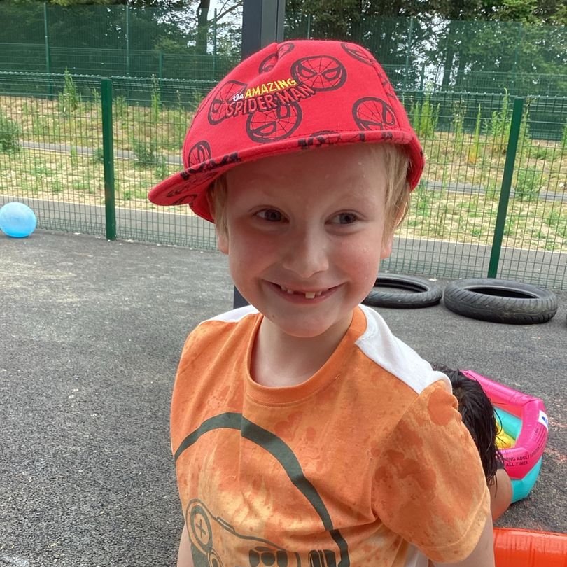 BridgeEaston's tweet photo. Hazel Class enjoying some cooling water play fun! https://t.co/OVHcnISLom