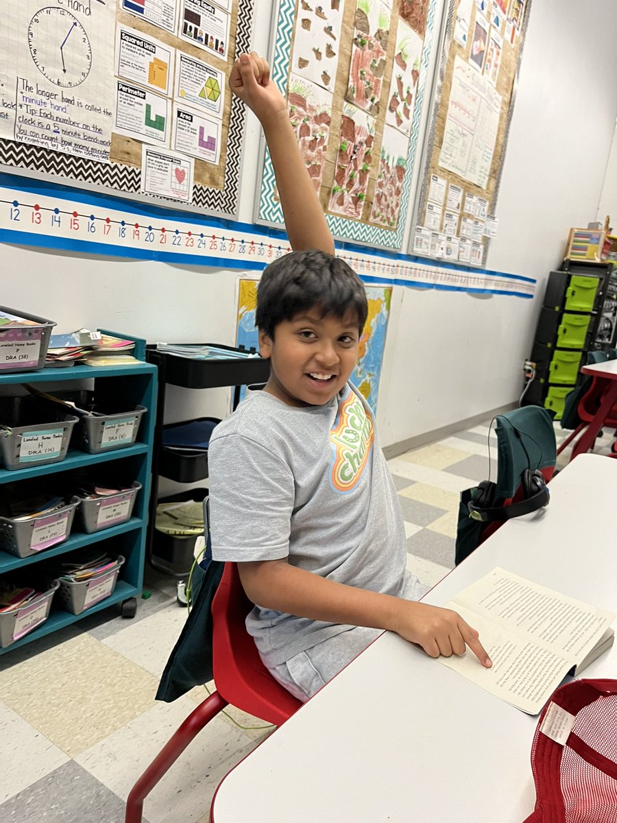 MsLolas's tweet photo. I stepped into @BonishNicole ‘s room at JUST the right time! The class was captivated with the ending of their novel (Holes).  Magical. 📙📖 😁🎉 https://t.co/AJMPQSonYF