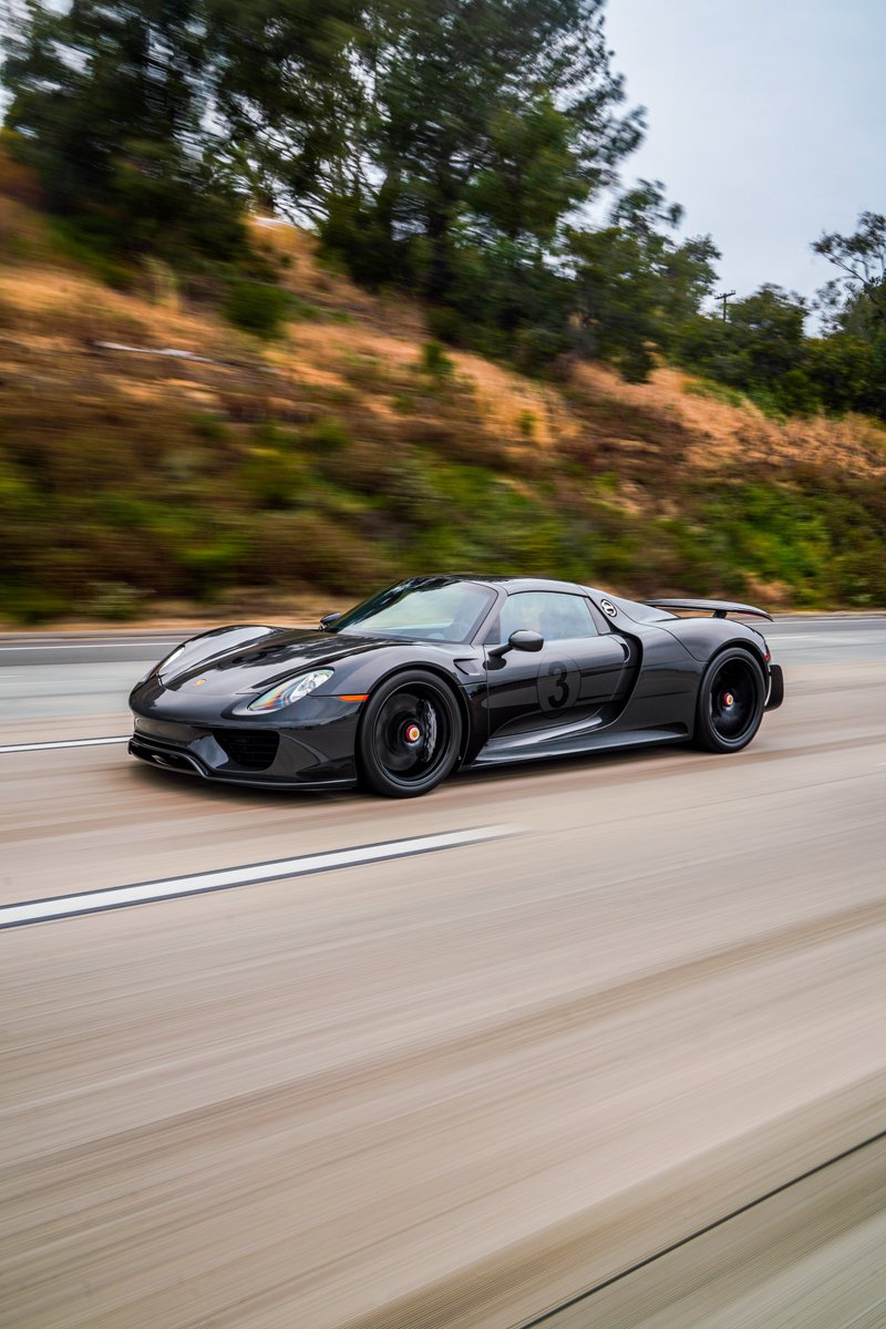 KyleShootss's tweet photo. Another rolling shot of this beautiful Porsche 918 Spyder; as promised. 💨 https://t.co/SL0JmP0PVu