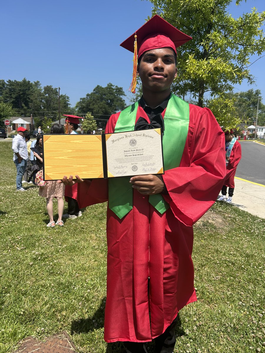MCPS On Twitter Thank You For Sharing Your Amazing Grad Photos mcps-on-twitter-thank-you-for-sharing-your-amazing-grad-photos