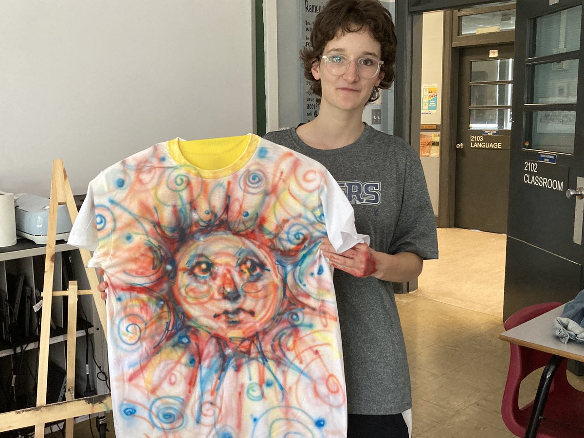 The Airbrush Shoppe got up and running today <a href="/NQspartans/">NQCS</a>! We learned a lot in our trial run and we’re ready to really get spraying!  Thanks to <a href="/brilliant_labs/">Brilliant Labs / Labos Créatifs</a> we’re using this cool technology in our art program. Stay tuned for amazing things to start rolling off the easels!