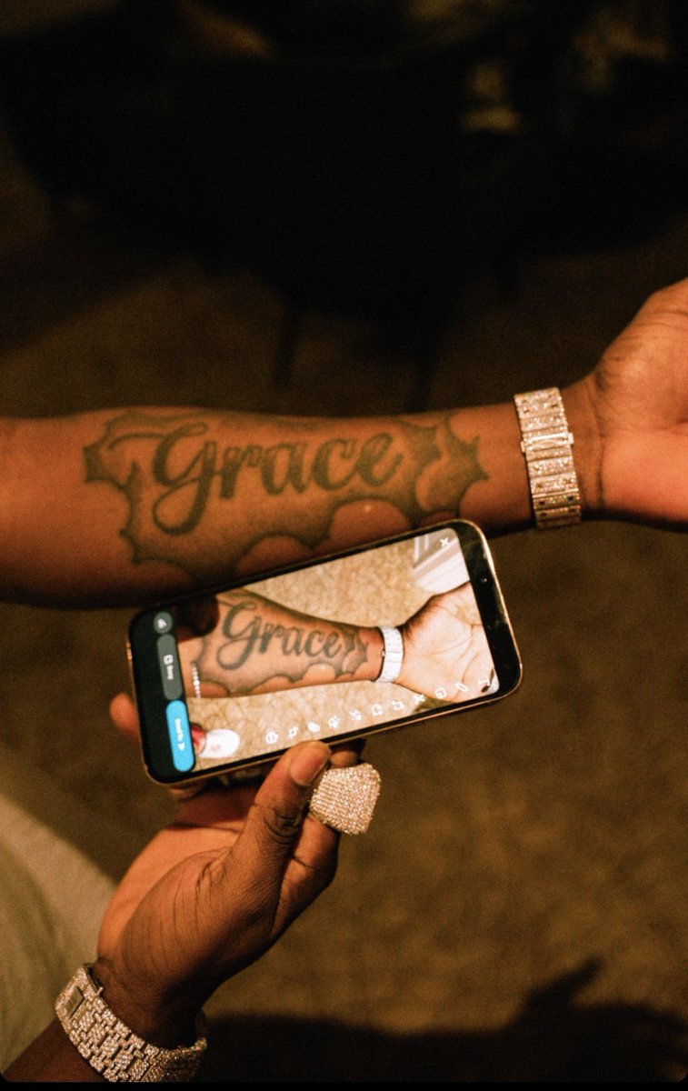 frankcutexx's tweet photo. Can only be one Artist 😉 💎 https://t.co/XYo0eXzgxm