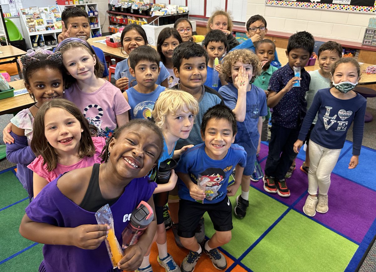 MrsKowalevicz's tweet photo. Field day fun!! 5οΈβ£π #EOYcountdown #FunInFirst #AlmostSecondGraders #APSisAwesome @RandolphStars https://t.co/FPwX7s7RzV