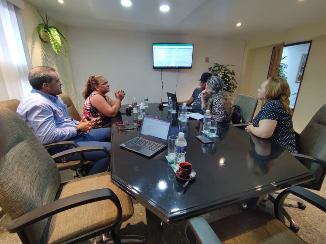 Azumat_Azcuba's tweet image. Efectuada reunión de trabajo con @DATAZUCAR_ donde se tomaron importantes acuerdos en materia de #Informatización, el proncipal: firmar una alianza estratégica para el desarrollo conjunto de varias entidades #azucareros #AzumatVaPorMás #DatazucarEsFuturo @GAzcuba