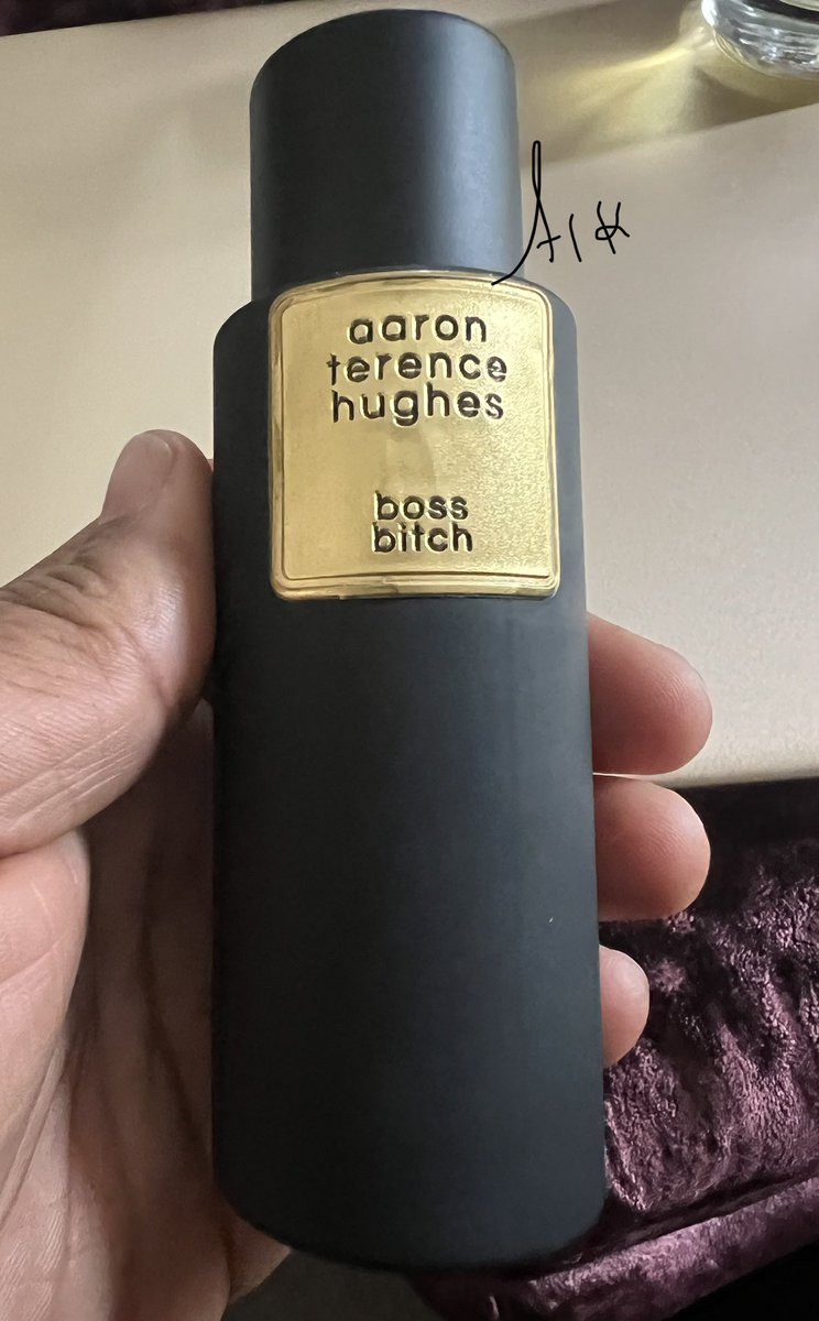 aikjones's tweet photo. #SOTD #fragrance #fraghead #ScentOfToDay #fragcomm #ATH
ignore the name, this stuff is banging. https://t.co/xmYKeXimK7