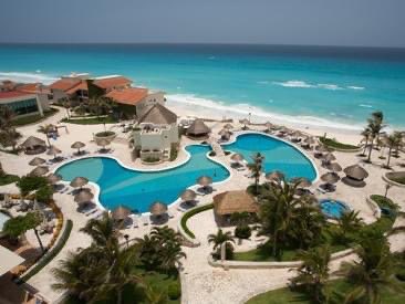 sbk305's tweet photo. LAST MINUTE DEAL 

✈️Cancun 🏝🏖
🏘6 Night stay 😴
✈️✈️Flight leaving from Atlanta 

📆July 16 - July 22
$2310 Total 
$1155 Per person 

💎Standard Courtyard view (room can be upgraded)
💎All-Inclusive 
💎Tours and Excursions are available to book if needed 
💎Shared round trip transfer from airport to hotel 

All payments must be made as soon as possible to secure price and flight 
🛑Travel Insurance is optional for an additional cost 
🛑Prices and availability are subject to change*
🛑NO questions answered under this post

Send all inquiries or booking requests to Lyfegoals1@outlooks.com

https://t.co/rfJCZ4JmuA

#KLuxTravel #travelagent #paymentplan #girlstrip #guystrip #vacation #traveltheworld #staycations #celebrations #traveljustbecasue #needagetaway #grouptrips #minivavca