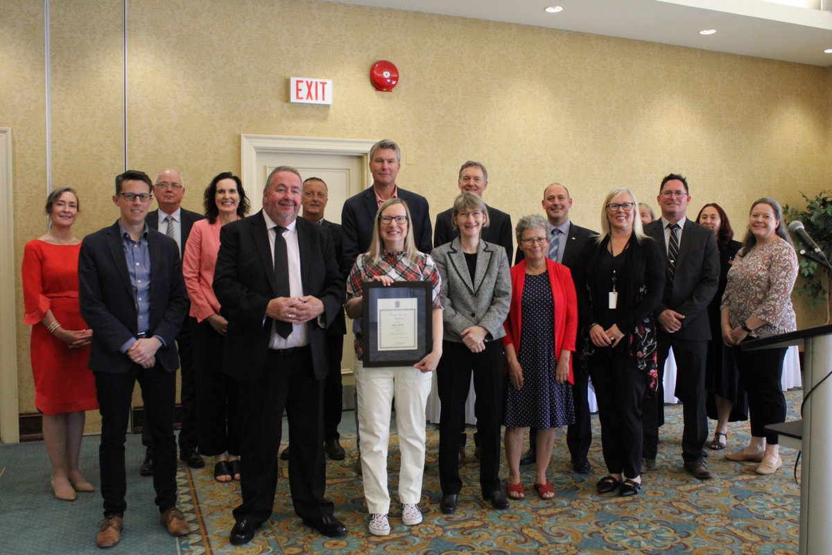 TimothyHalman's tweet photo. Honoured to present to Environment and Climate Change staff Long Service Awards on behalf of the Province.
#civilserviceweek https://t.co/2rWN3jUOo8