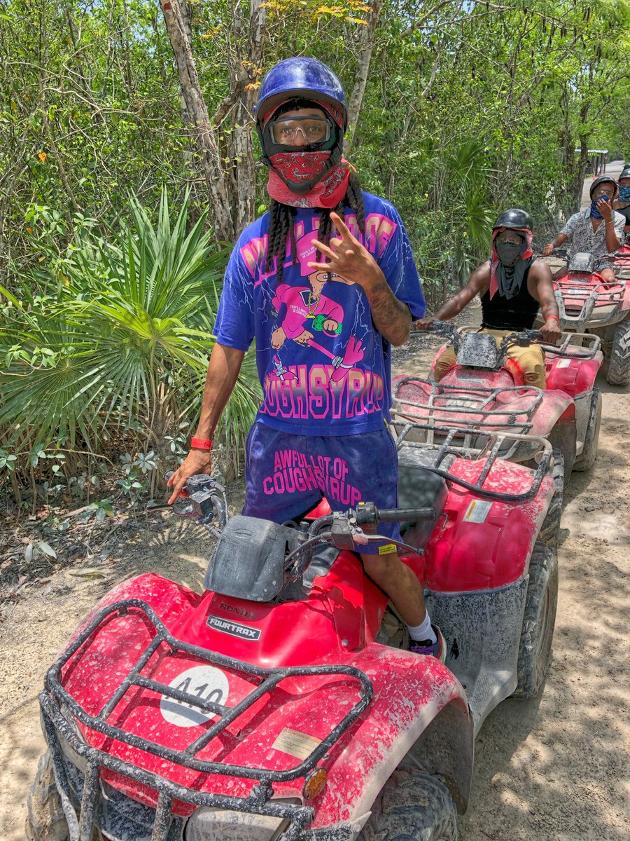 getfreshspeedy's tweet photo. 4eva Keepin It Playa https://t.co/SdJ9N6wuDj