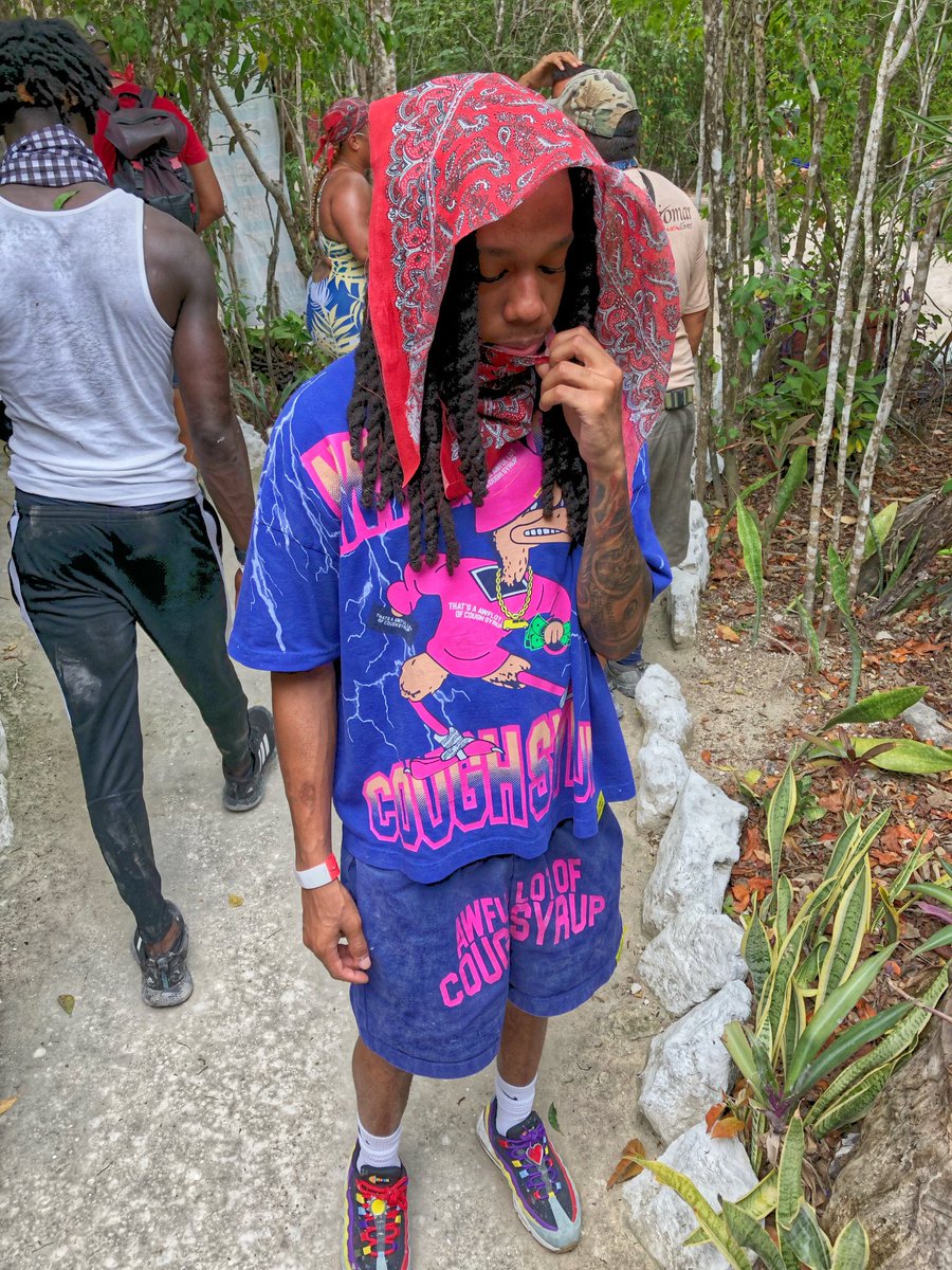 getfreshspeedy's tweet photo. 4eva Keepin It Playa https://t.co/SdJ9N6wuDj