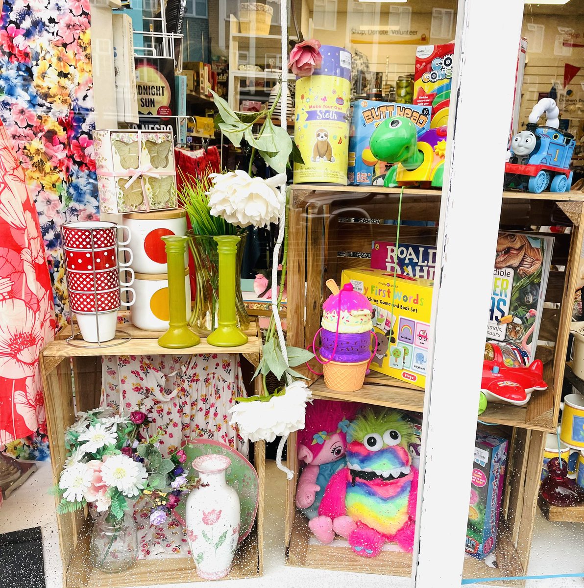 We’re supporting #TheBigGreenWeek &amp; to kick things off we’re giving our customers a huge #preloved 50% off ladies trousers &amp; skirts to encourage you all to #recycle &amp; #reuse by buying #secondhand, not only does it save you 💷 it also helps to #Saveourplanet <a href="/Childrens_Trust/">The Children's Trust</a>